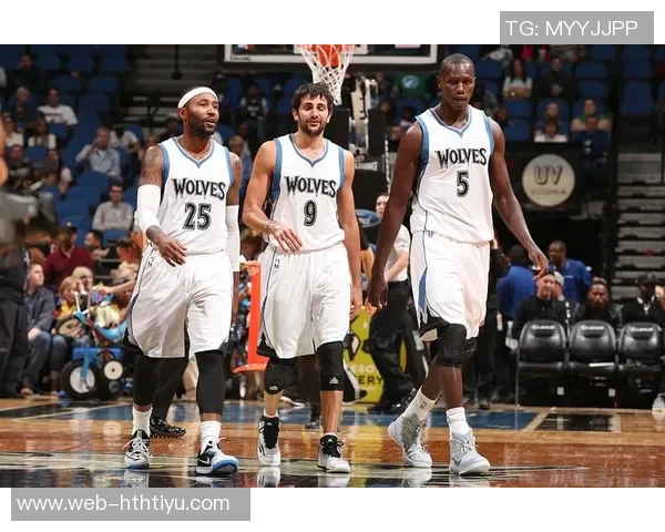 特纳全场表现出色攻防两端贡献显著15分5板2帽正负值高达29